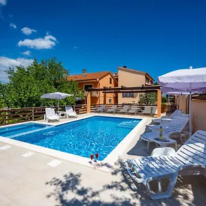 Pensjonat E-m With Private Pool ***